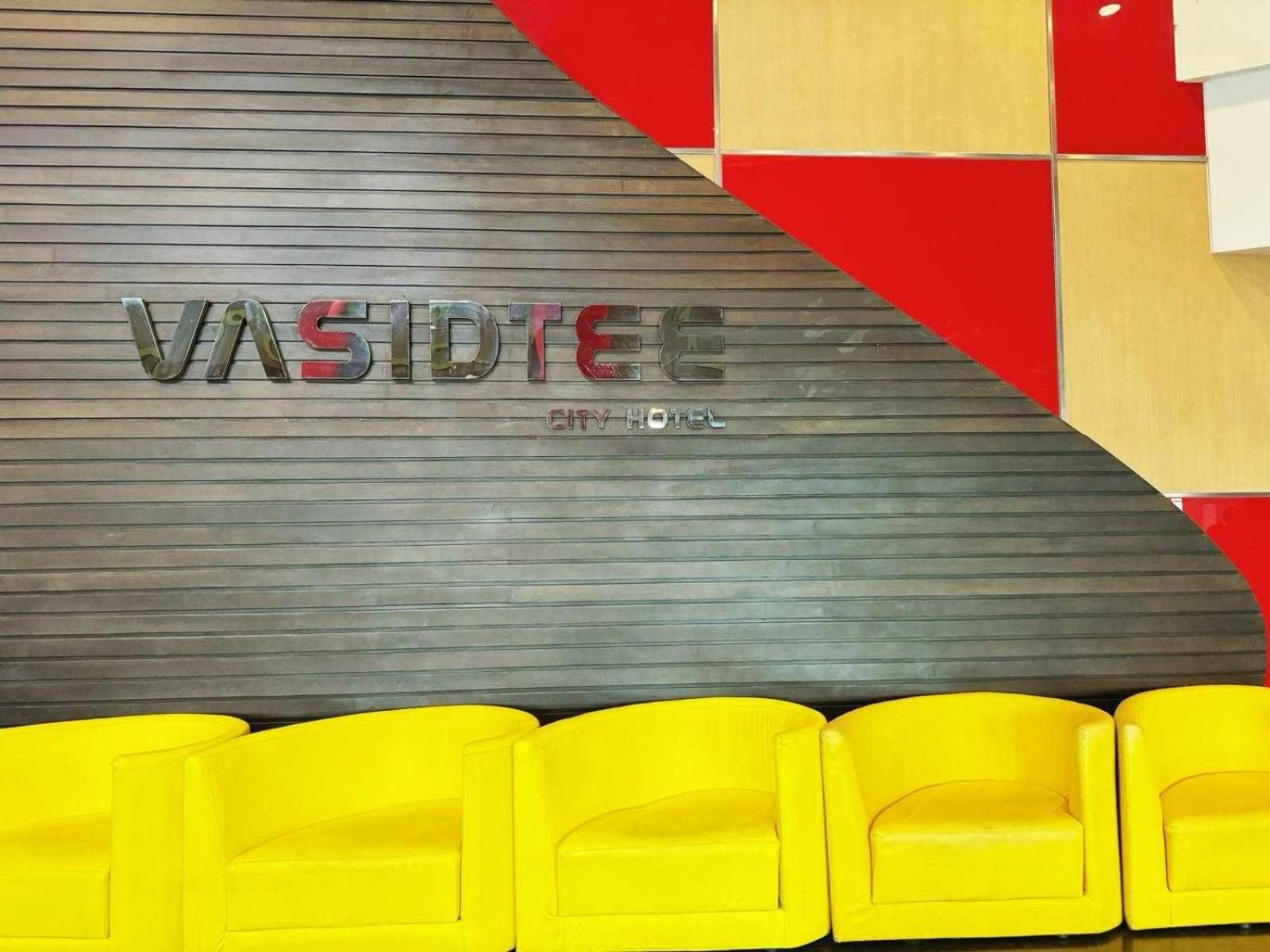 Capital O 75514 Vasidtee City Hotel Супхан Бури Екстериор снимка